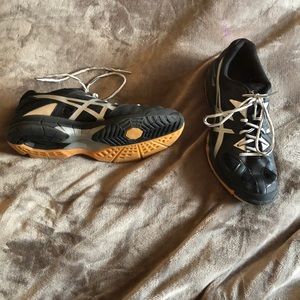 Volleyball shoes
